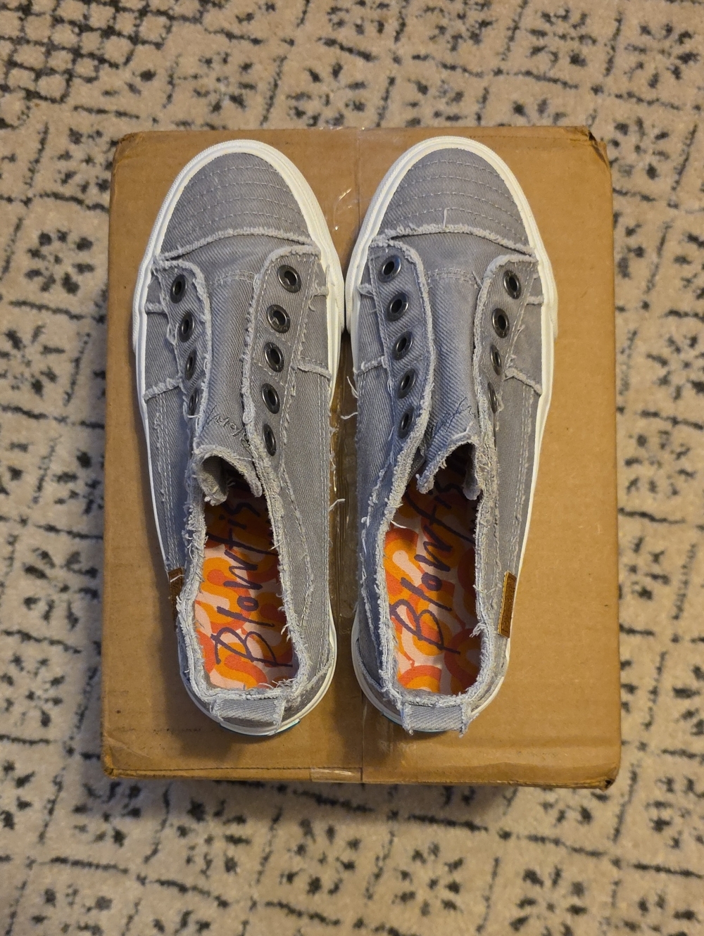 Blowfish Womens Malibu Light Gray Canvas Slip-On Sneakers Size 7